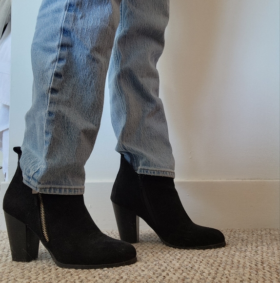 Call it Spring Heels - Picture 2 of 2